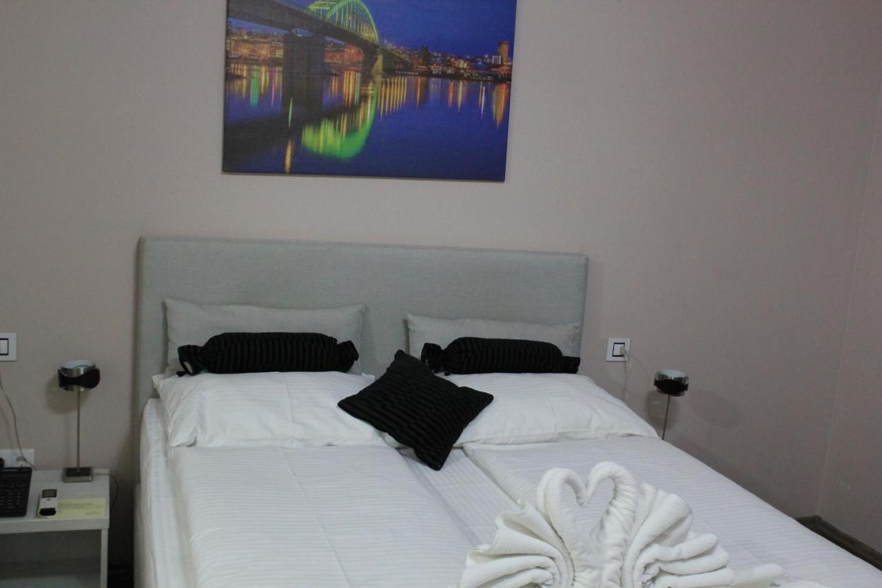 Hotel Bakarni Lonac Brčko Buitenkant foto